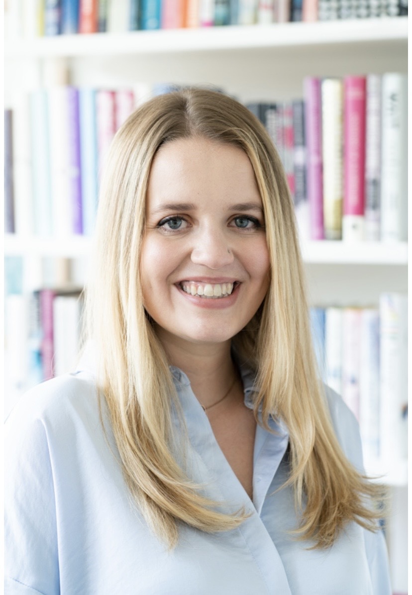 Headshot of elizabeth pratt